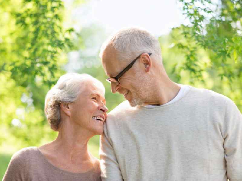 Gender-Specific Longevity Formulations: Fisetin & Apigenin Axis Tolerance